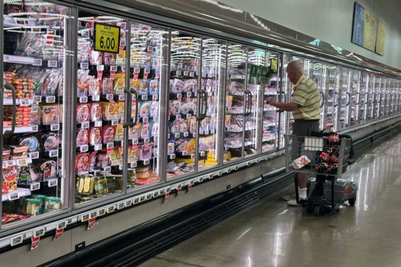 Foto tomada en un supermercado en Chicago el 25 de junio del 2026. (AP foto/Nam Y. Huh)