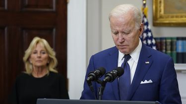 Biden pide restricciones a las armas tras tiroteo en Texas