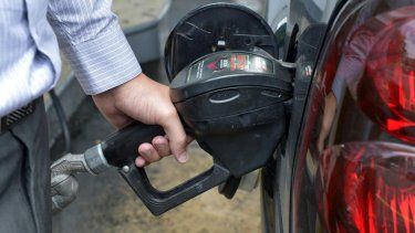 Reducción marcada en el precio de la gasolina: algunas gasolineras tendrían la regular a 87.7 centavos