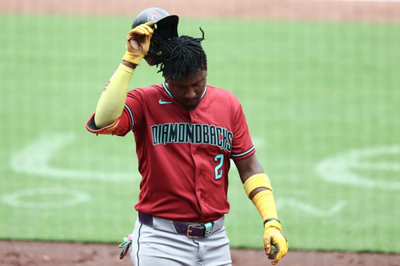 Geraldo Perdomo de los Diamondbacks de Arizona tras ser puesto out en el cuarto inning del juego contra los Padres de San Diego, el domingo 27 de septiembre de 2026, en San Diego. (AP Foto/Karl Anderson)