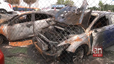 revelan el video del momento en prenden fuego los autos de un dealer de la pequena habana