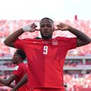 Cyle Larin (9) celebra tras marcar el gol de Canadá para el empate 1-1 contra Bosnia y Herzegovina en el Grupo B del Mundial, el viernes 12 de junio de 2026, en Toronto. ( (AP Foto/Sam Balkansky)