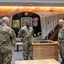Miembros de las fuerzas armadas, incluyendo de la Guardia Nacional, en un edificio de la Autoridad de Transporte de la Ciudad de Nueva York, el 6 de marzo de 2024. (Foto AP/Mary Altaffer)