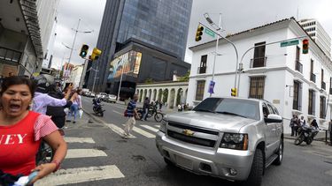 se agrava la pugna entre asambleas rivales en venezuela