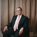 El ministro de Relaciones Exteriores de Cuba, Bruno Rodríguez, posa para una foto en la Misión Permanente de Cuba, en Nueva York, el jueves 24 de septiembre de 2026. (AP Foto/Andrés Kudacki)
