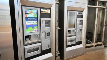 comienza la instalacion de nuevas maquinas de boletos en el tren urbano