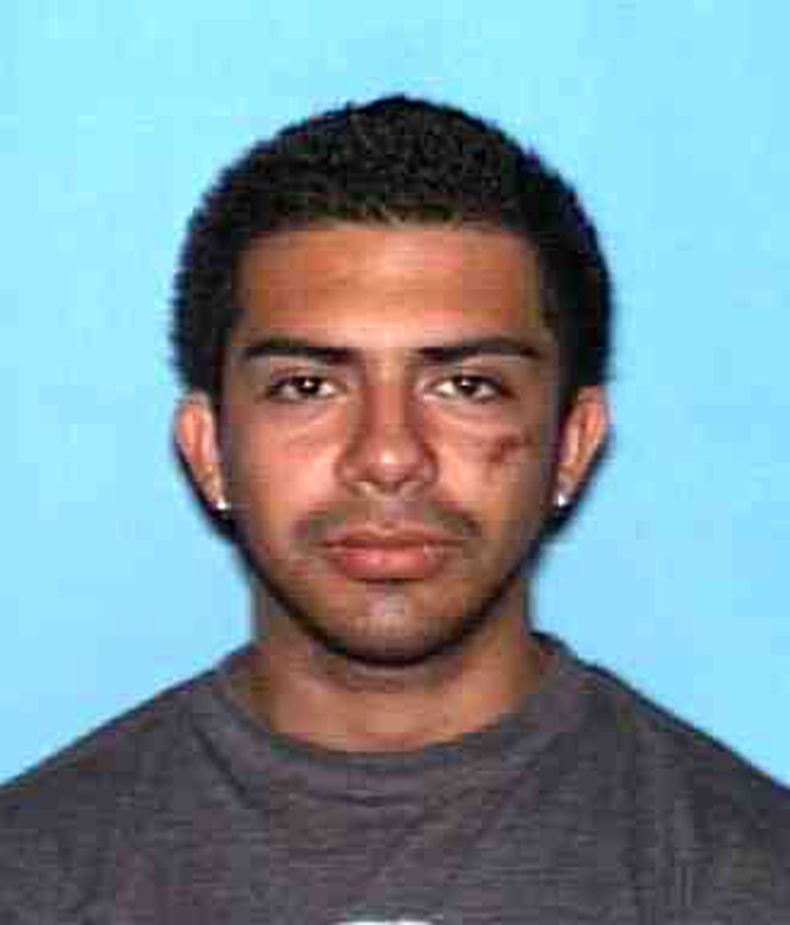 Dawin Vela, de 22 a&ntilde;os en una foto sin fecha difundida por la Polic&iacute;a de Los Angeles.Vela fue arrestado el lunes 25 de noviembre de 2013 bajo sospecha de participar en un robo en la casa de Christina Fulton, ex novia de Nicholas Cage. (Foto