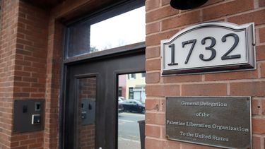 Palestinos amenazan con suspender toda comunicación con EEUU