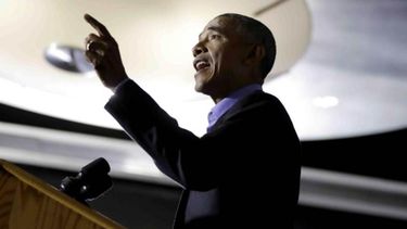 obama hace campana por primera vez desde que salio de la casa blanca