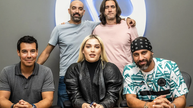 billboard: artista venezolana elena rose firma con warner music latina