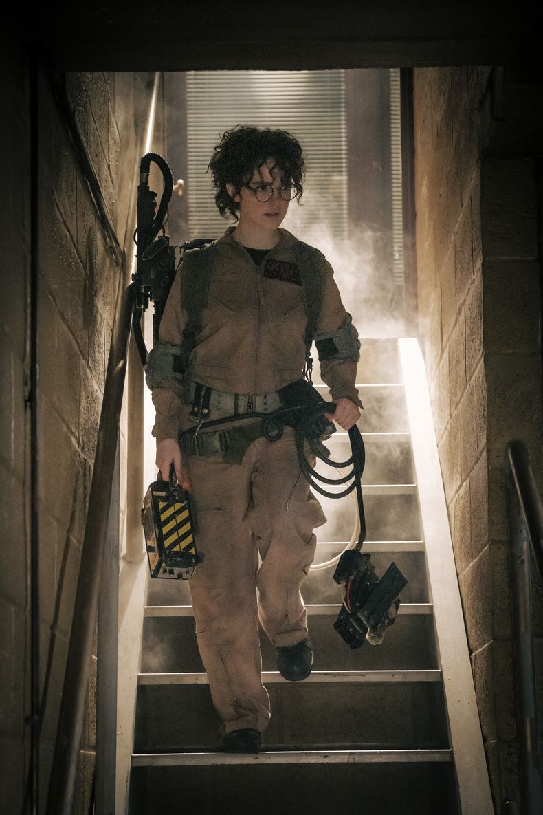 En esta imagen proporcionada por Columbia Pictures, Mckenna Grace en una escena de Ghostbusters: Frozen Empire. (Jaap Buitendijk/Columbia Pictures/Sony via AP)