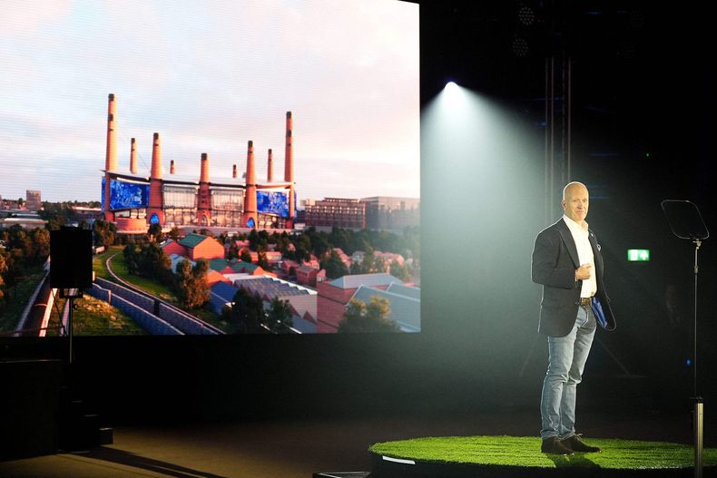 Tom Wagner, copropietario y presidente de Birmingham City, durante la presentación de los planes del nuevo estadio del Birmingham City Football Club en Birmingham, Inglaterra, el jueves 20 de noviembre de 2025. (Jacob King/PA vía AP)