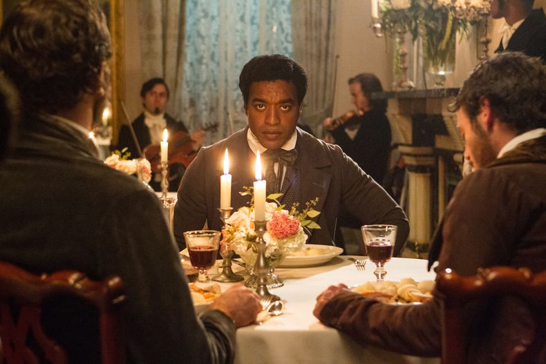 En esta imagen promocional sin fecha difundida por Fox Searchlight, Chiwetel Ejiofor en una escena de "12 Years A Slave". (AP Foto/Fox Searchlight Films, Jaap Buitendijk, Archivo)