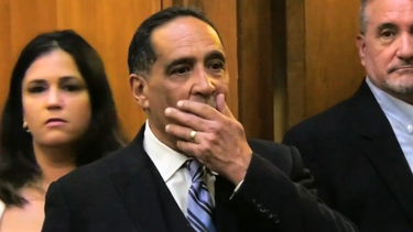 sentencian a casi 3 anos de carcel por corrupcion al excomisionado de miami-dade, joe martinez