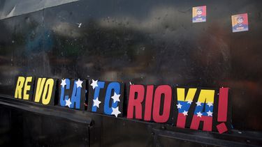 opositores reclaman revocatorio contra maduro