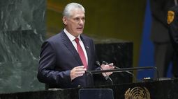 El presidente cubano Miguel Díaz-Canel habla ante la 78va sesión de la Asamblea General de las Naciones Unidas, el martes 19 de septiembre de 2023, en la sede de la ONU. (AP foto/Mary Altaffer)