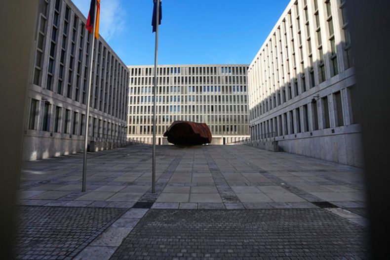 Una vista de la sede del Servicio Federal de Inteligencia de Alemania (Bundes Nachrichten Dienst), conocido como BND, en Berlín, Alemania, el miércoles 7 de octubre de 2026. (AP Foto/Markus Schreiber)