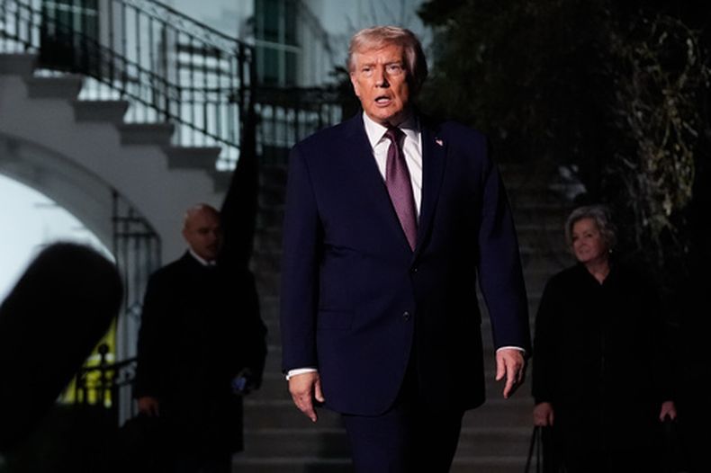 El presidente estadounidense Donald Trump en la Casa Blanca en Washington el 19 de diciembre del 2025. (AP foto/Julia Demaree Nikhinson)