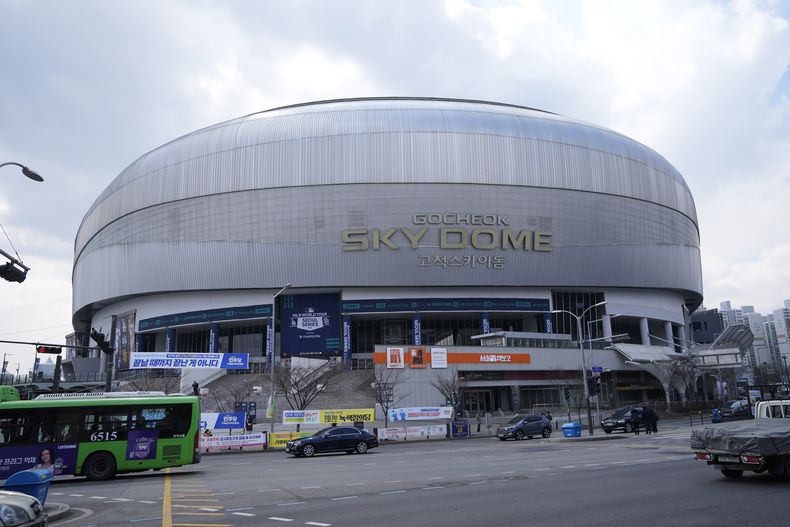 El Gocheok Sky Dome en Seúl, Corea del Sur antes del encuentro entre los Dodgers de Los Ángeles y Padres de San Diego para el primer juego de la temporada de la MLB el miércoles 20 de marzo del 2024. (AP Foto/Lee Jin-man)