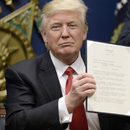 Trump firma medida que constituye un alivio contra el Obamacare,