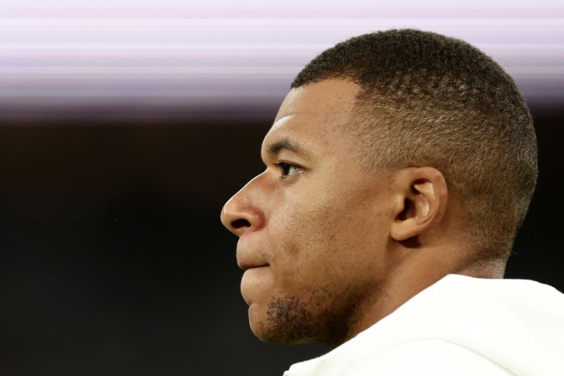 Kylian Mbappé previo al partido entre Real Madrid y Betis por la Liga española, el domingo 1 de septiembre de 2024, en Madrid. (AP Foto/Pablo García)