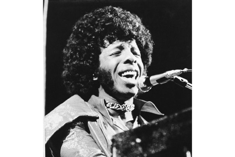 Sly Stone del grupo Sly and the Family Stone en un show en abril de 1972. (AP foto)