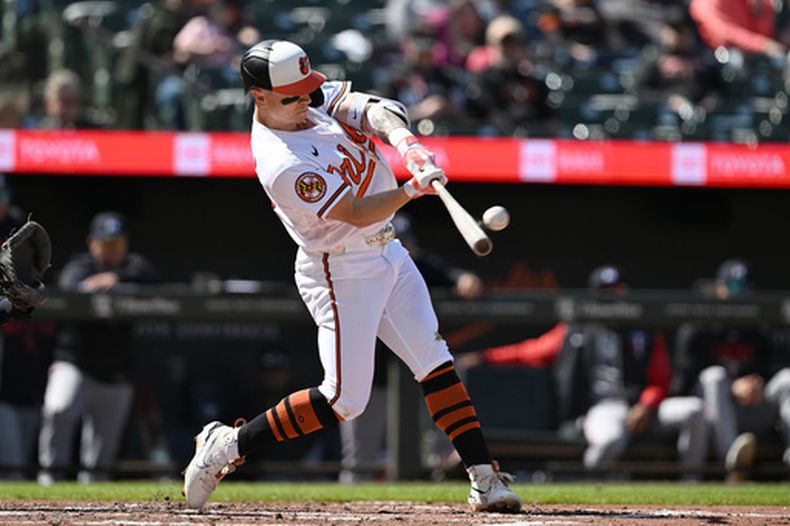 Tyler ONeill de los Orioles de Baltimore conecta un cuadrangular de tres carreras en la cuarta entrada ante los Mellizos de Minnesota el domingo 29 de marzo del 2026. (AP Foto/Gail Burton)