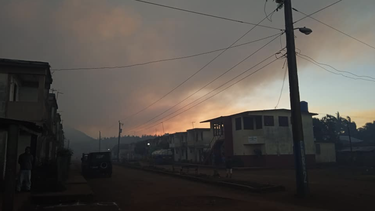 incendio forestal en la zona montanosa del oriente de cuba esta fuera de control