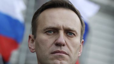 En esta imagen de archivo, el activista opositor ruso Alexei Navalny participa en una marcha en memoria del líder opositor Boris Nemtsov en Moscú, Rusia, el 29 de febrero de 2020. (AP Foto/Pavel Golovkin, archivo)