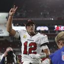 Brady logra cifra récord de 100.000 yardas aéreas