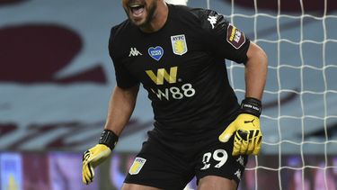 Pepe Reina, a punto de cumplir 40, firma con el Villarreal