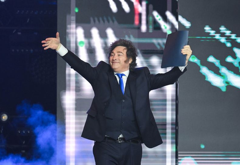 El presidente de Argentina, Javier Milei, llega para intervenir en la Conferencia de Acción Política Conservadora (CPAC) en Budapest, Hungría, el sábado 21 de marzo de 2026. (Noemi Bruzak/MTI vía AP)