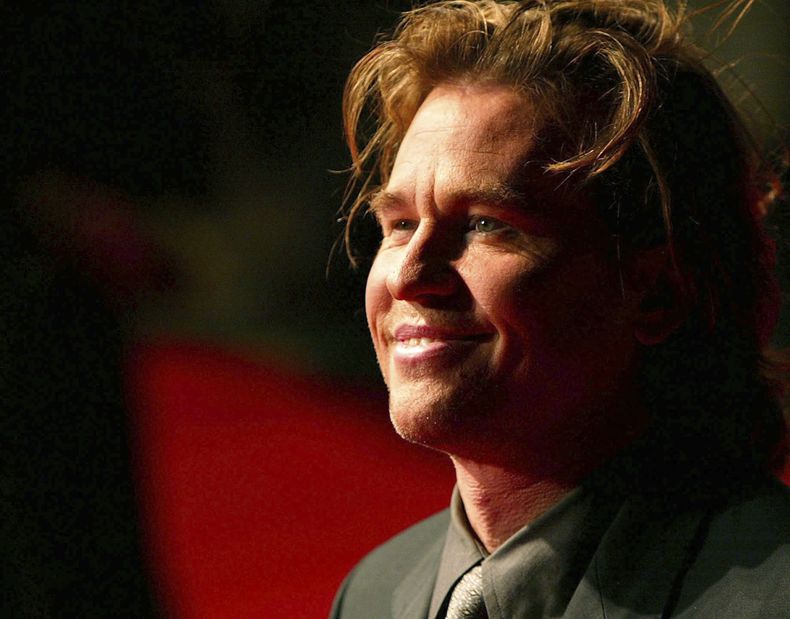 ARCHIVO - El actor Val Kilmer en el estreno británico de su película Alexander en Londres el 5 de enero de 2005. (Foto AP/John D McHugh,archivo)