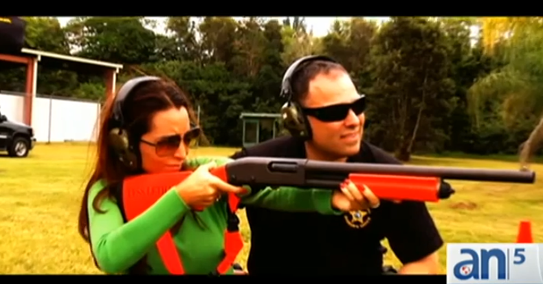 Autoridades de Broward han decidido implementar una nueva arma para neutralizar a presuntos delincuentes. Se llama escopeta calibre 12, considerada menos letal.