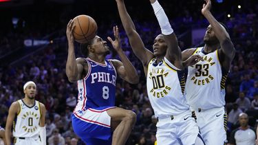 Sin Embiid, 76ers superan en tiempo extra a los Pacers