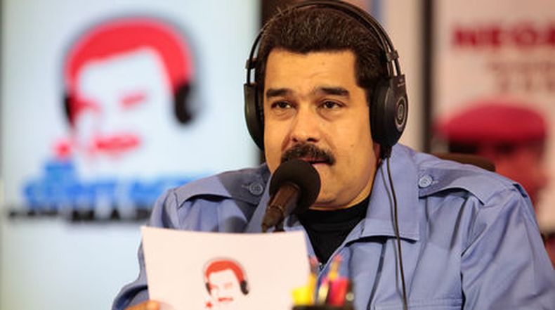 La suspensión del dialogo en Venezuela entre gobierno y oposición provocó que Nicolás Maduro acusara a Estados Unidos de presionar a la mesa de la Unidad Democrática para congelar el debate entre ambos bandos.