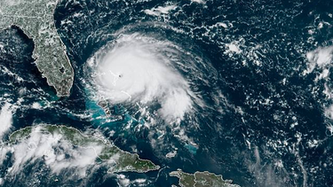 ordenan evacuaciones en zonas costeras de palm beach