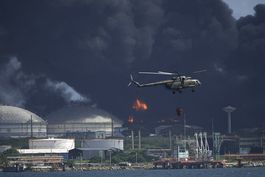 Cuba pierde el control de incendio en los  Supertanqueros que deja casi 80 heridos y 17 desaparecidos