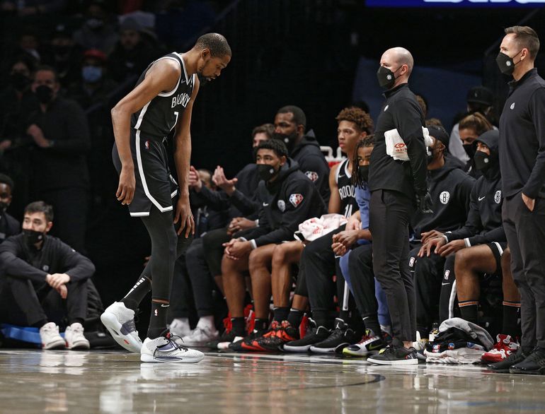 Nets pierden a Durant por lesión pero derrotan a Pelicans