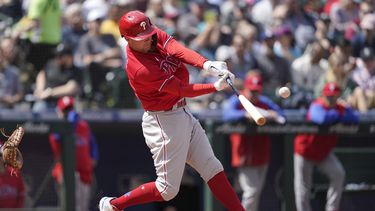 Hoskins pega nuevo jonrón: Filis vencen a Marineros