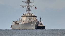 El buque estadounidense USS Gravely en Puerto España, Trinidad y Tobago, el 26 de octubre del 2025. (AP foto/Robert Taylor)