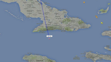 americateve | La nave volaba tan alto que se congeló, según confirmó la CNN. Había partido de Nueva York, dos cazas estadounidenses la siguieron por el Atlántico hasta el límite con la isla, donde perdieron contacto