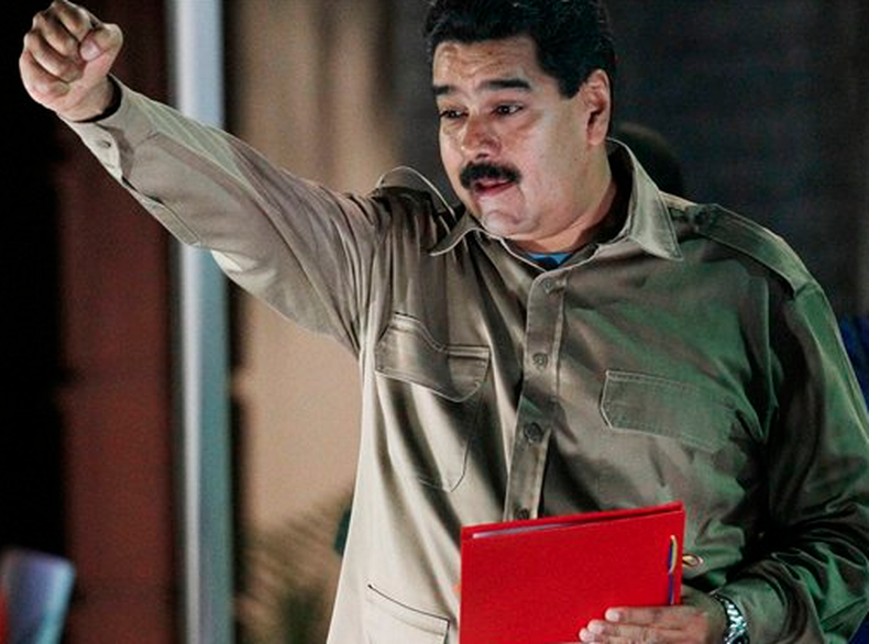 Goldman Sachs y Bank of America se han ofrecido para mediar en una operación que podría alcanzar los u$s5.000 millones. El país busca divisas para palear la escasez y el desabastecimiento