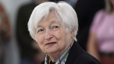 Yellen visita antiguo puesto de trata de esclavos en Senegal