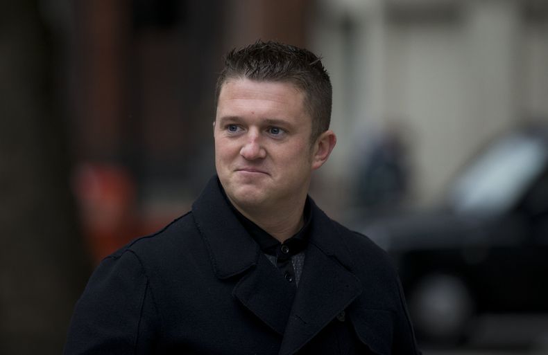 El activista ultraderechista británico Tommy Robinson al llegar al tribunal en Londres el 16 de octubre del 2013. (AP foto/Matt Dunham)