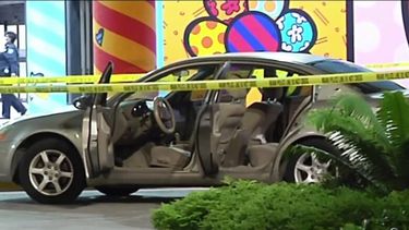 cinco jovenes resultaron heridos en un tiroteo desde un auto en movimiento