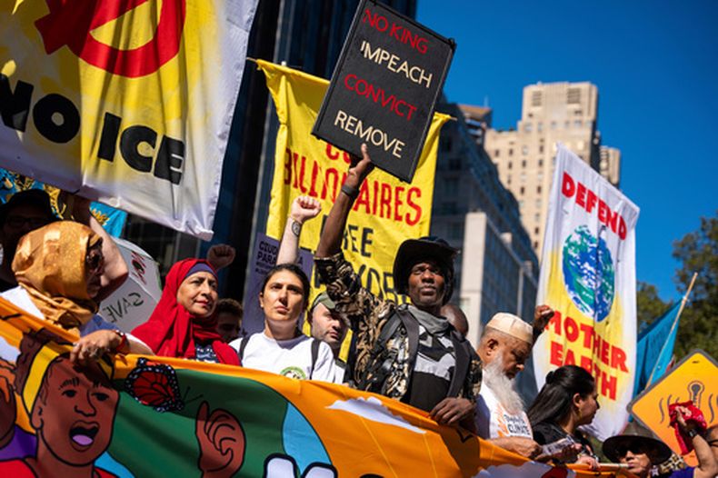 Una concentración para pedir medidas contra el cambio climático en Nueva York el 20 de septiembre del 2025. (AP foto/Angelina Katsanis)