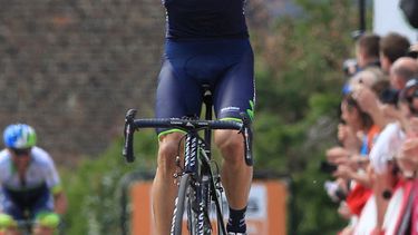 americateve | Alejandro Valverde festeja su victoria en la Flecha Valona el 23 de abril del 2014 tras cruzar la meta en Huy, B&eacute;lgica. (AP Photo/Yves Logghe)