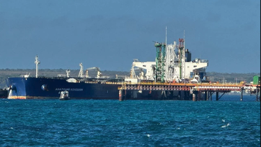 cuba distribuye petroleo ruso: alivio temporal no cubre ni un mes de crisis energetica