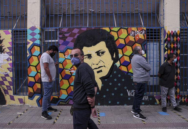 Suben condenas a asesinos de folclorista chileno Víctor Jara